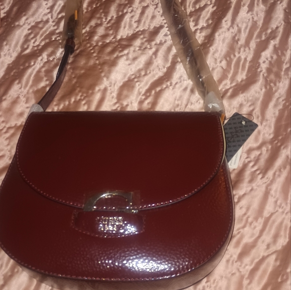 Hobo style purse by GUESS (NEW) - Picture 3 of 3